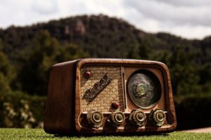 Radio Radio Vintage Retro Sonido  - mon18marti / Pixabay